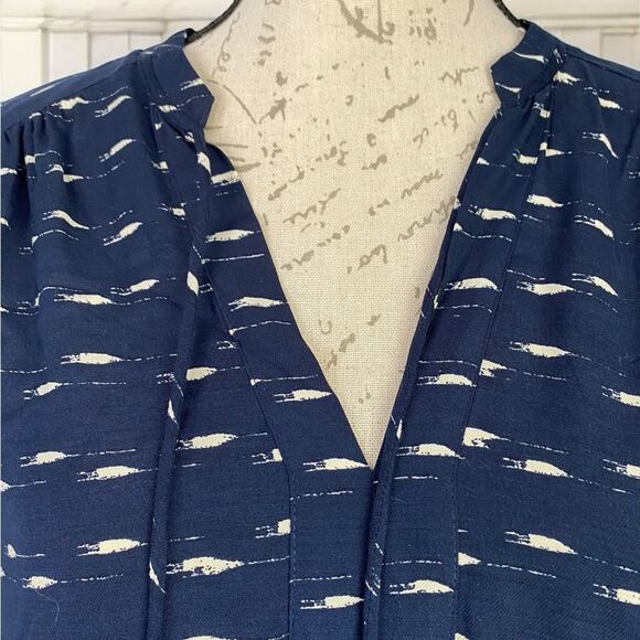 Hobbs London Popover Tie Neck Long Sleeve Blouse Navy 6 NWOT - Picture 2 of 12